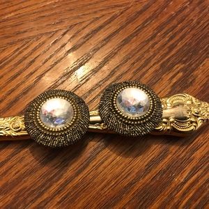 Beautiful Post Earrings!